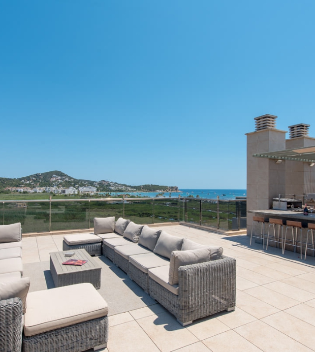 Resa estates Ibiza penthouse 3 bedrooms for sale 2021 real estate views sea Botafoch roof terrace .jpg